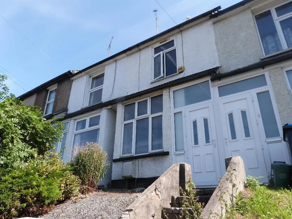 2 bed house to rent, Godstone Road, Whyteleafe