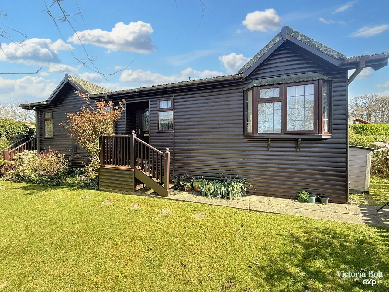 2 bed lodge for sale, The Thatches Holiday Village, Modbury