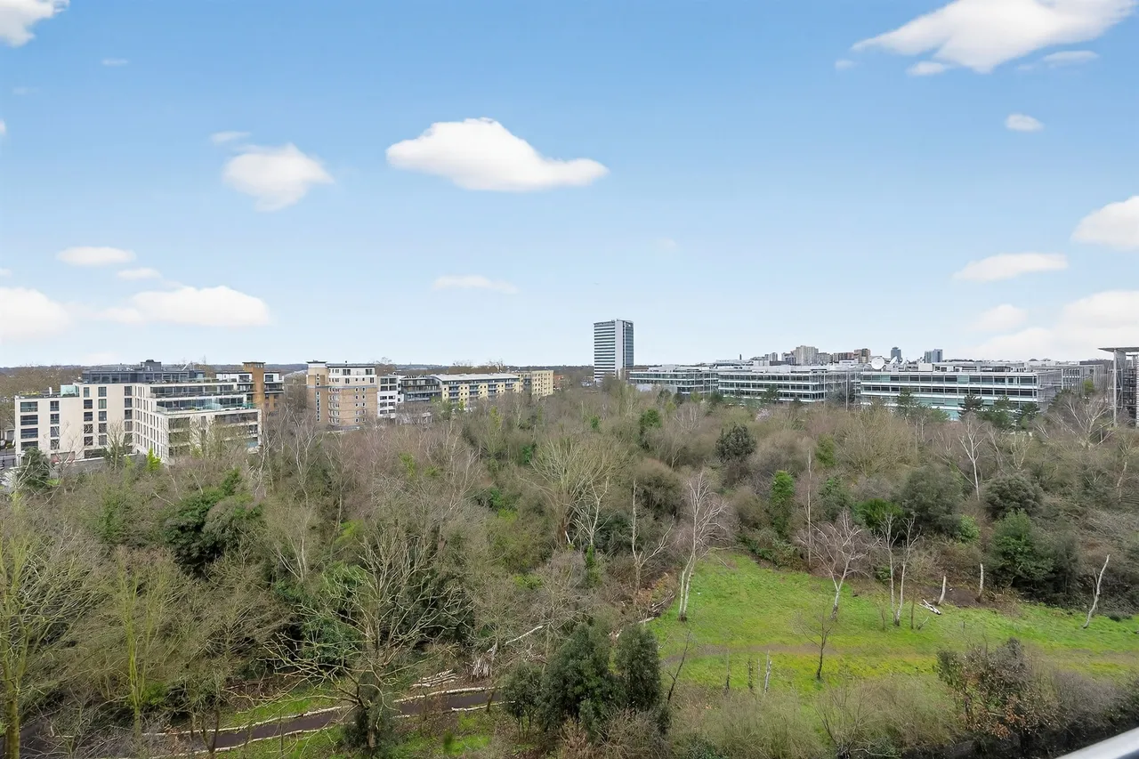 Colonial Drive, London, W4, photo 5