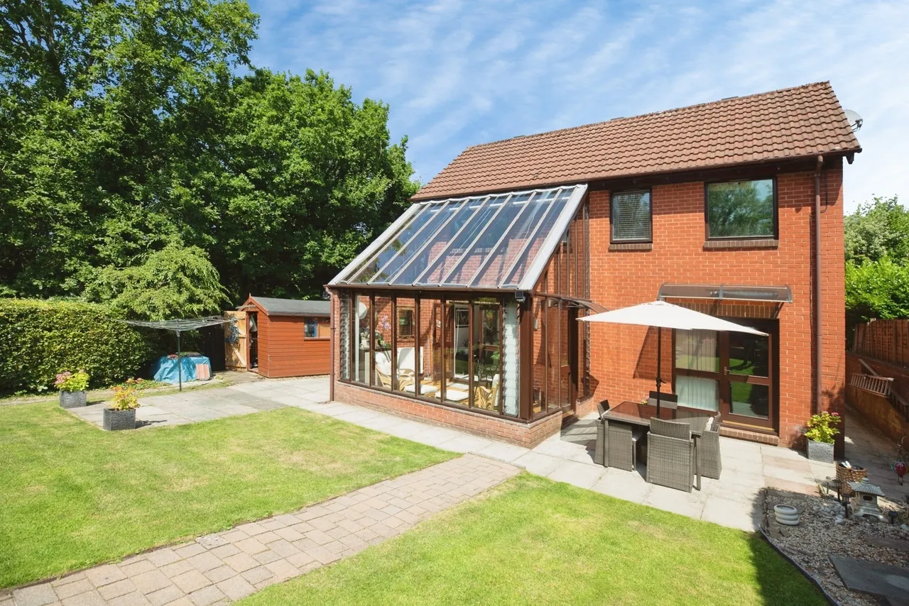 Rowan Croft, Clayton-le-Woods, Chorley, Lancashire, PR6, photo 6