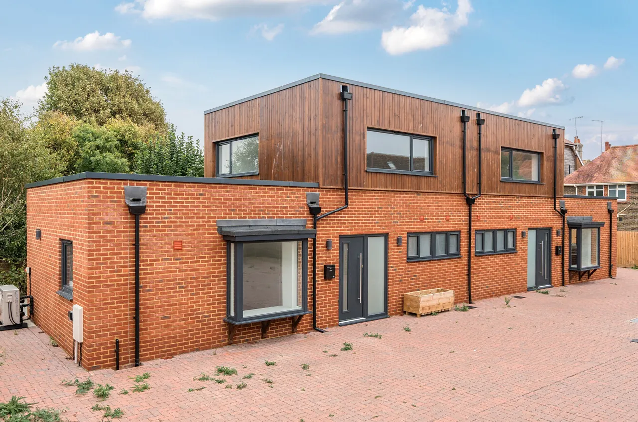 2 bed house for sale, Pavilion Road, Worthing, BN14