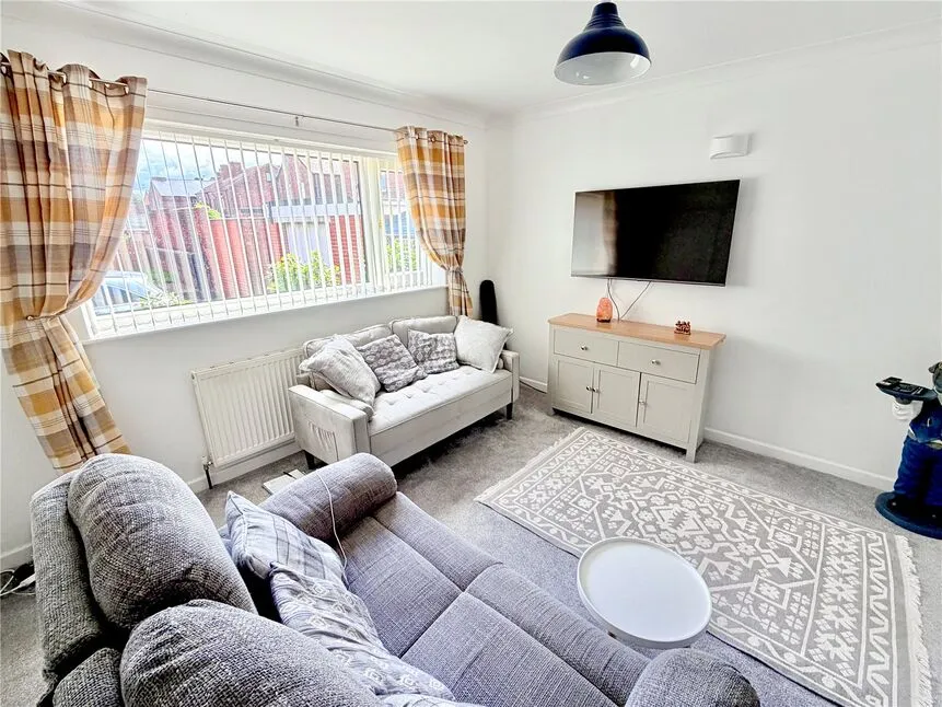 Steele Street, Hoyland, S74, photo 3