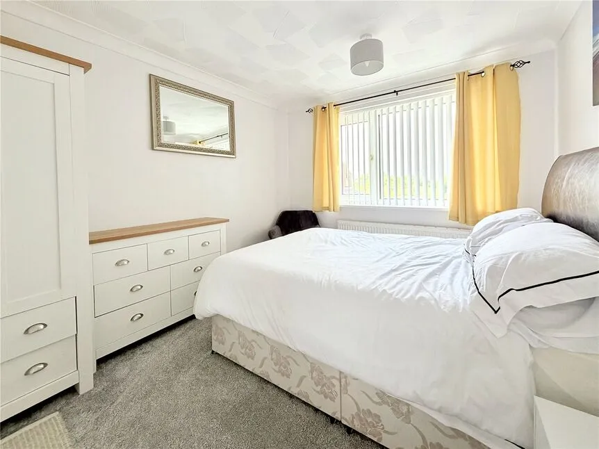 Steele Street, Hoyland, S74, photo 16