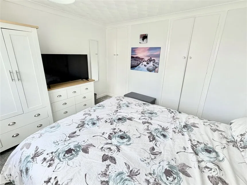 Steele Street, Hoyland, S74, photo 15