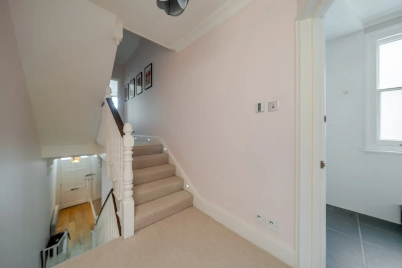 Maldon Road, Acton, W3, photo 27