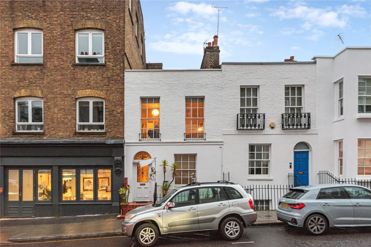 3 bed house for sale, Campden Hill Road, London, W8
