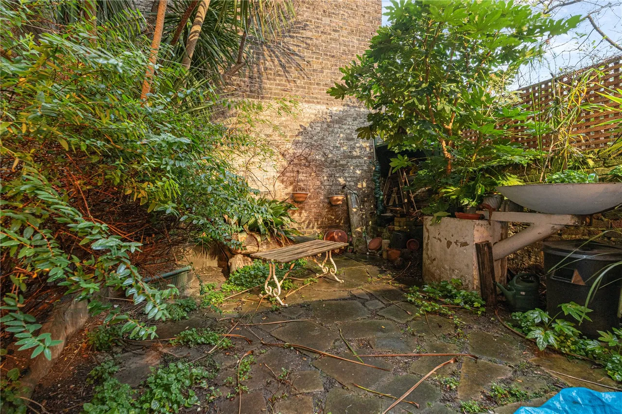 Campden Hill Road, London, W8, photo 2