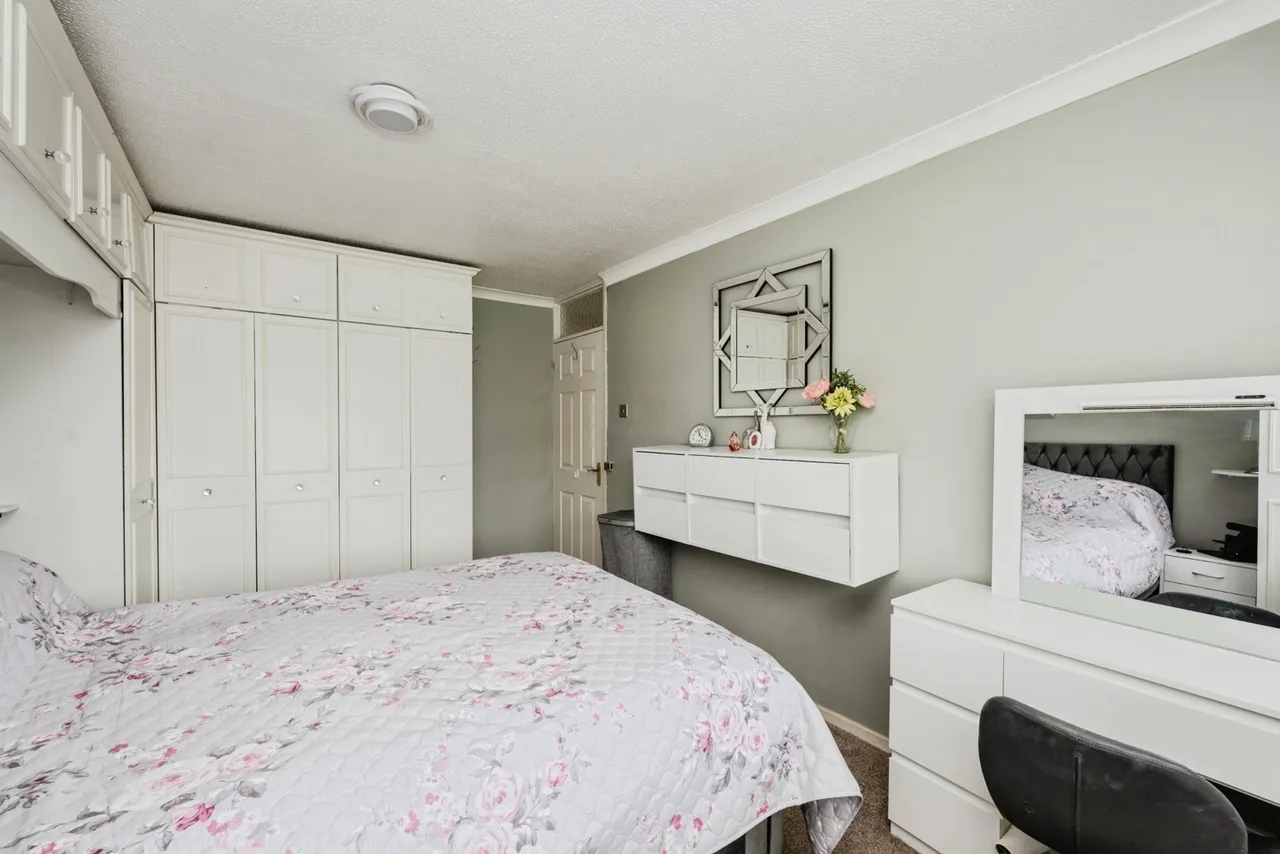 Crud-yr-Awel, Gorseinon, SA4, photo 13