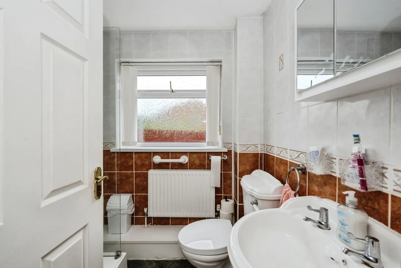 Crud-yr-Awel, Gorseinon, SA4, photo 16