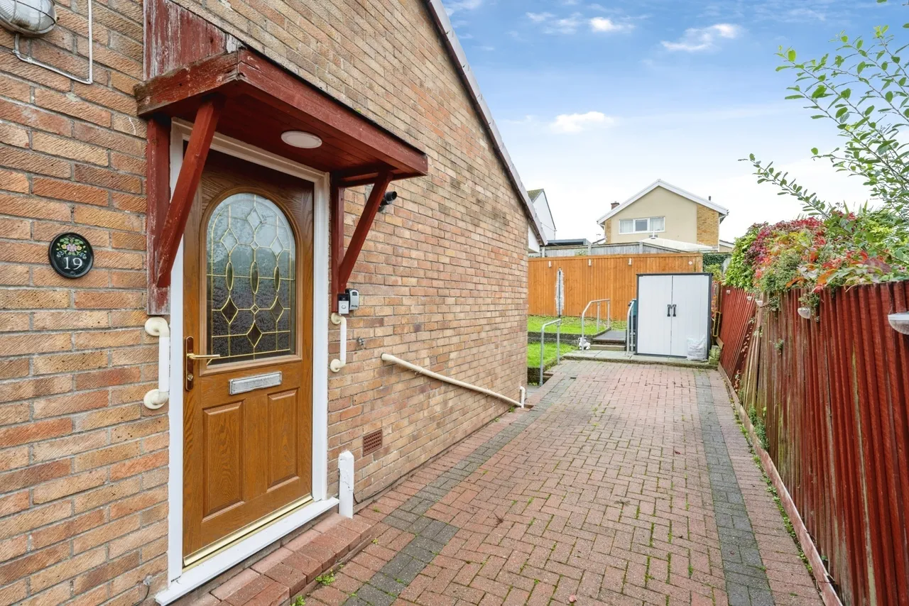 Crud-yr-Awel, Gorseinon, SA4, photo 5