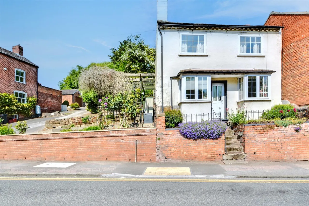 2 bed house for sale, Bondgate, Castle Donington, DE74