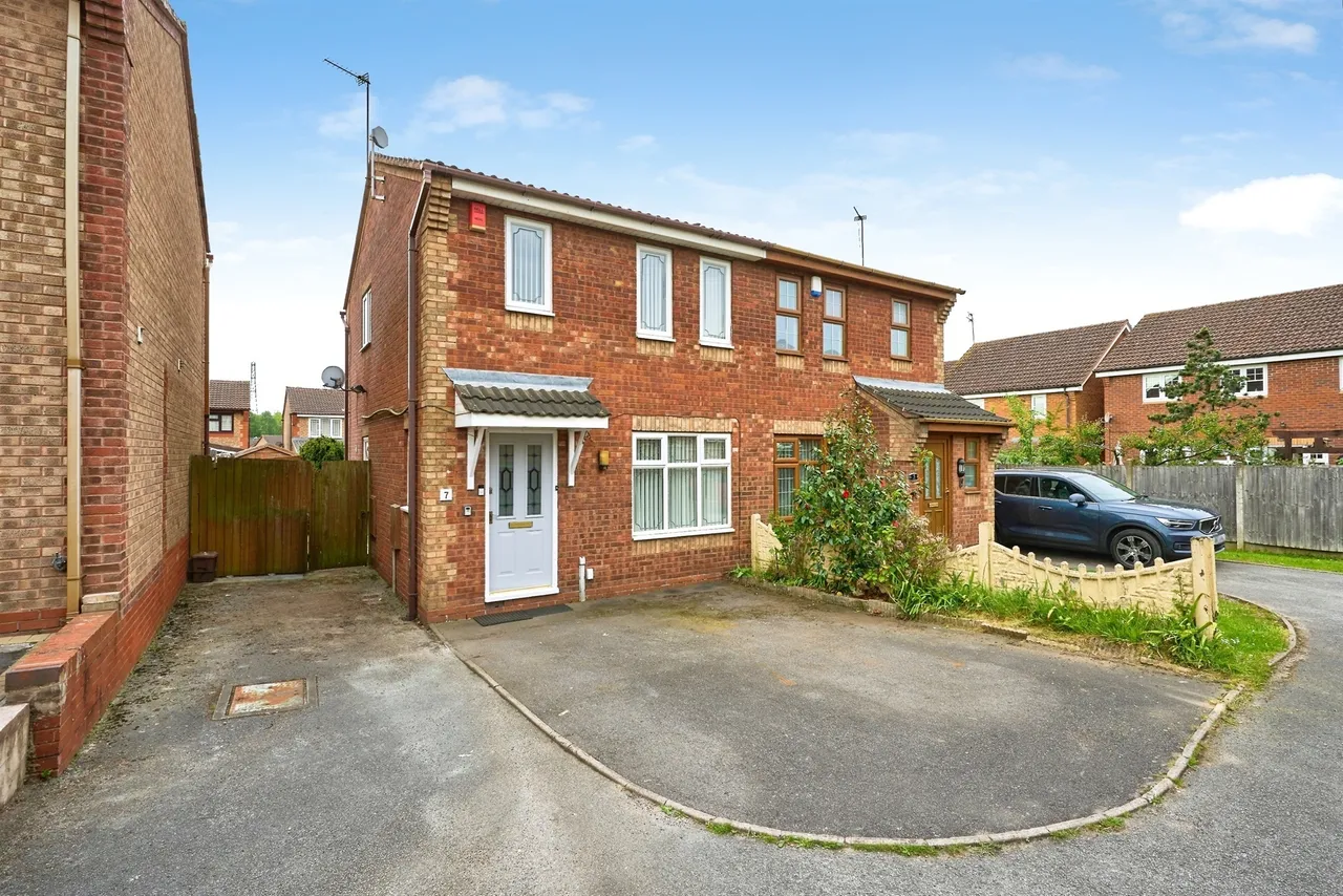 3 bed house for sale — Oxlip Close, Walsall