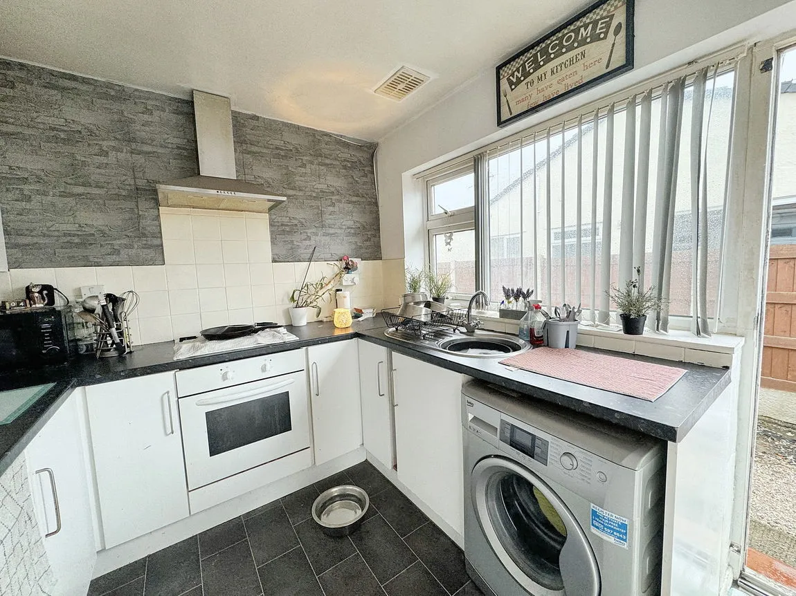 Llys Madoc, Towyn, LL22 9NH, photo 3