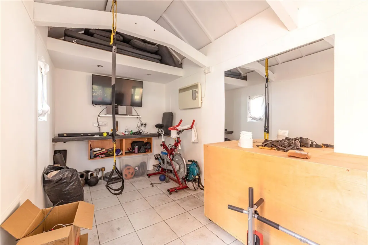 Foxlake Road, Byfleet, West Byfleet, ..., photo 26