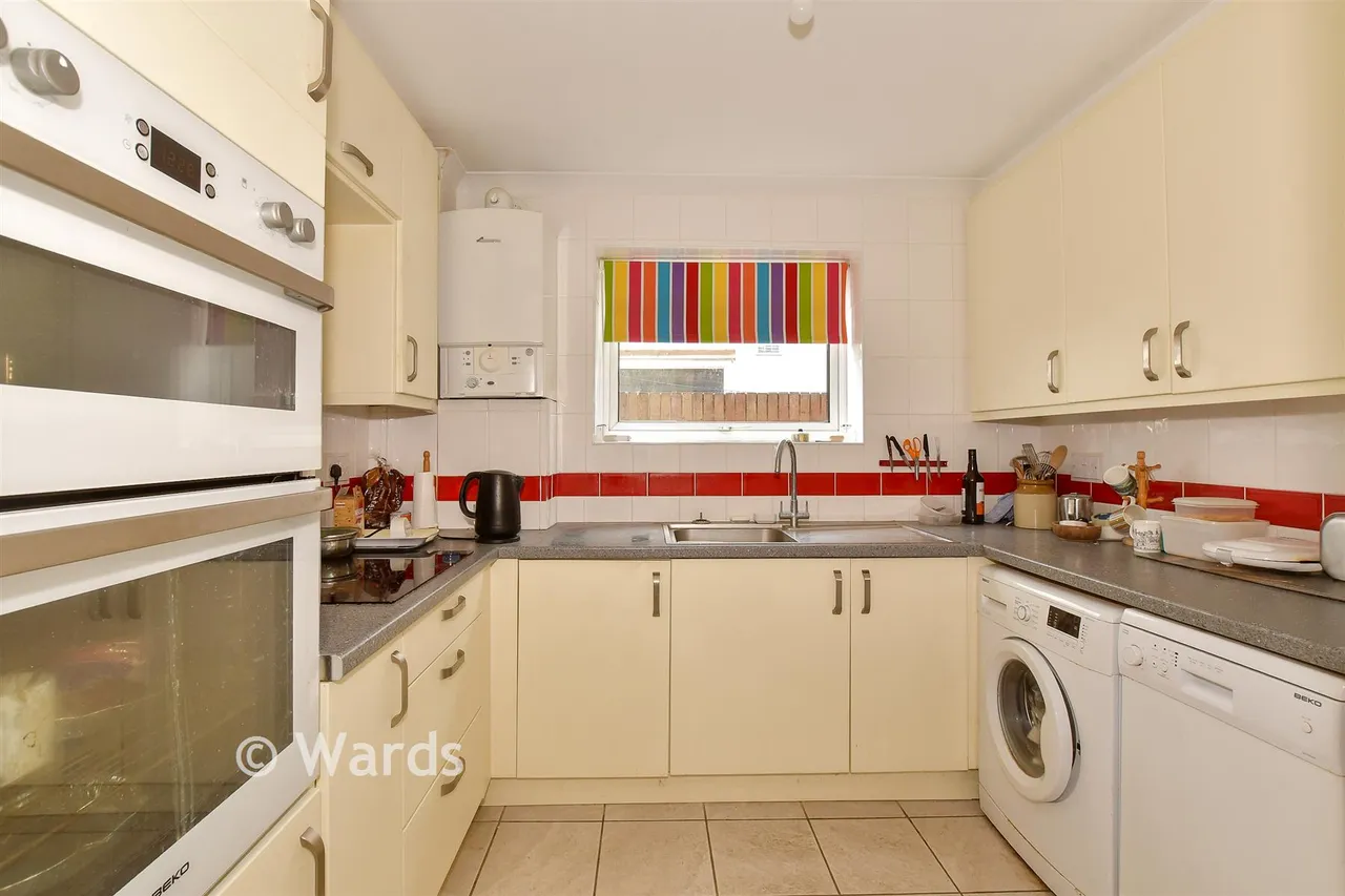 Miles Way, Birchington, CT7, photo 4