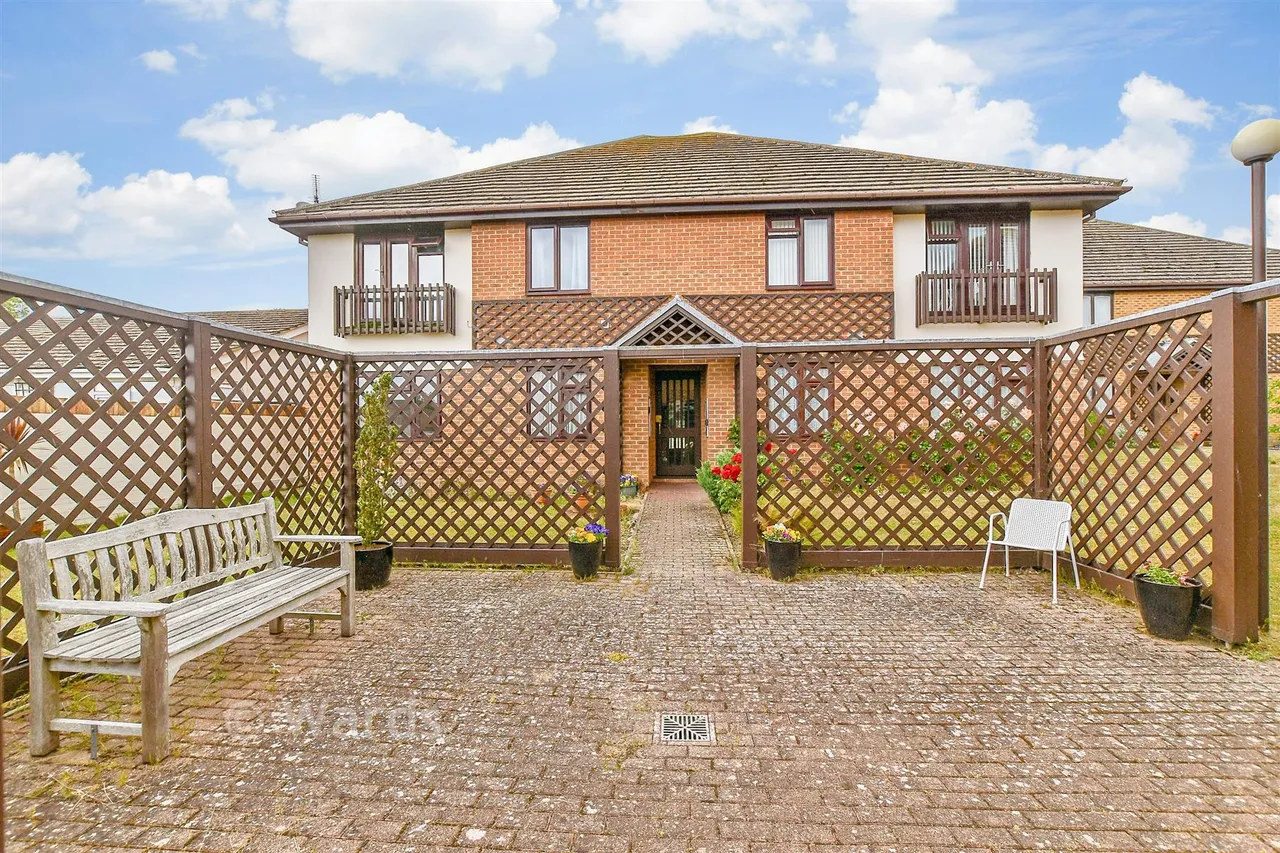 Miles Way, Birchington, CT7, photo 10