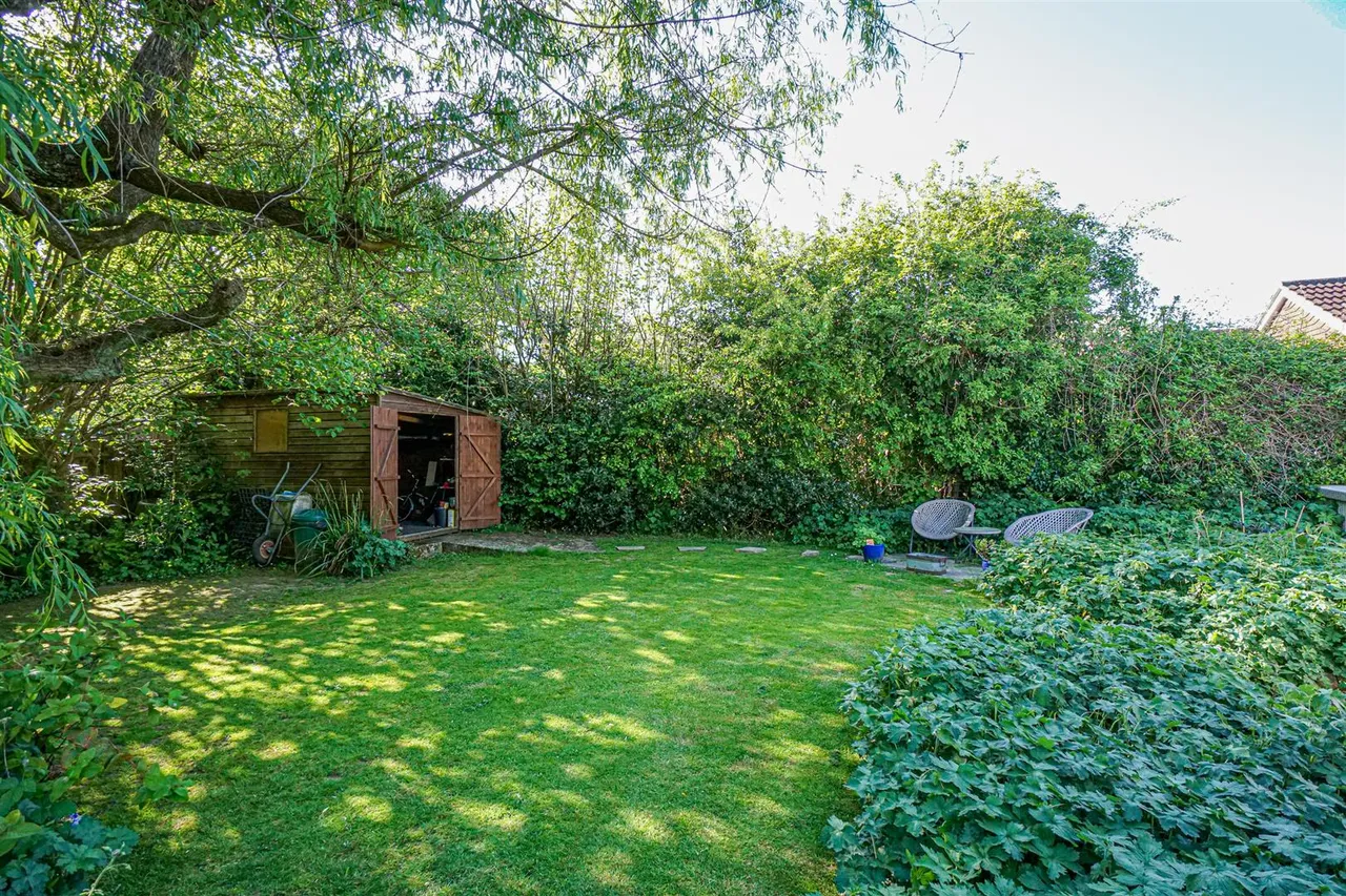 Beauharrow Road, St. Leonards-On-Sea, photo 2