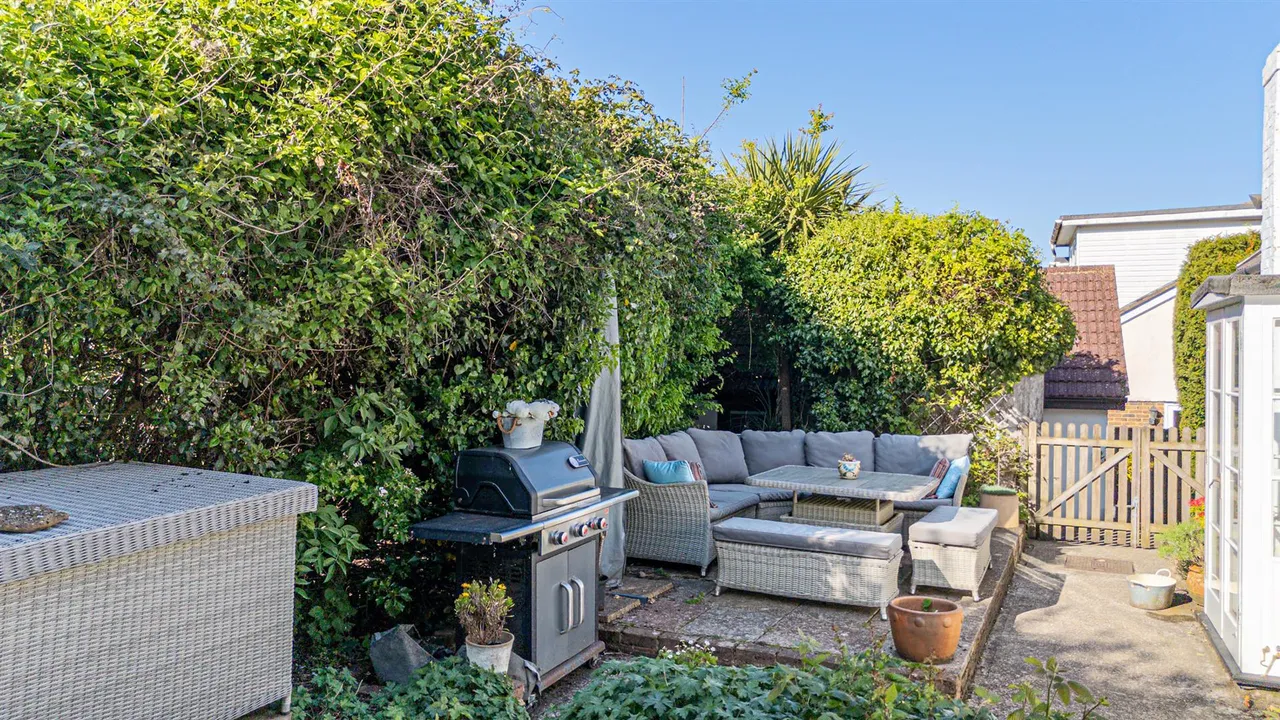 Beauharrow Road, St. Leonards-On-Sea, photo 16