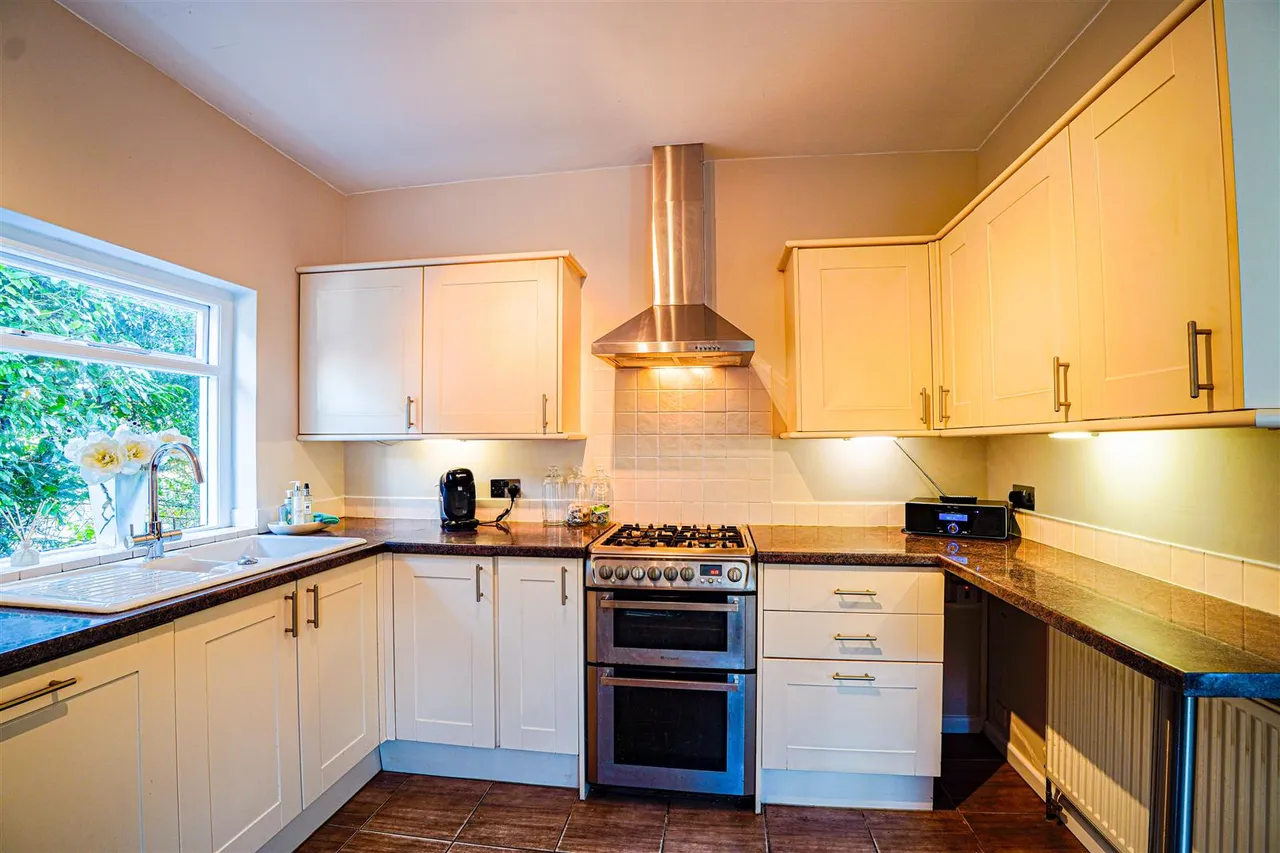 Beauharrow Road, St. Leonards-On-Sea, photo 22