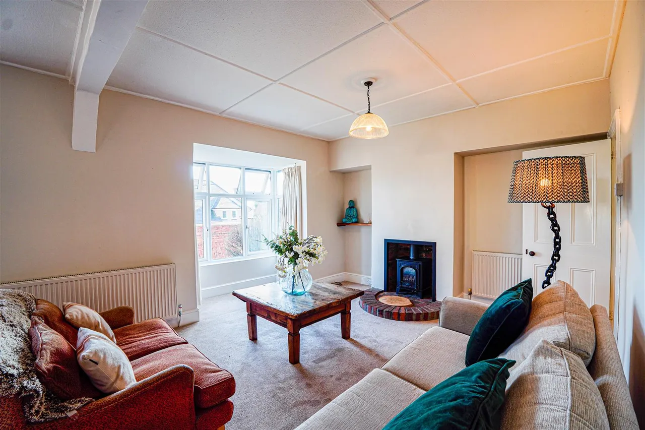 Beauharrow Road, St. Leonards-On-Sea, photo 3