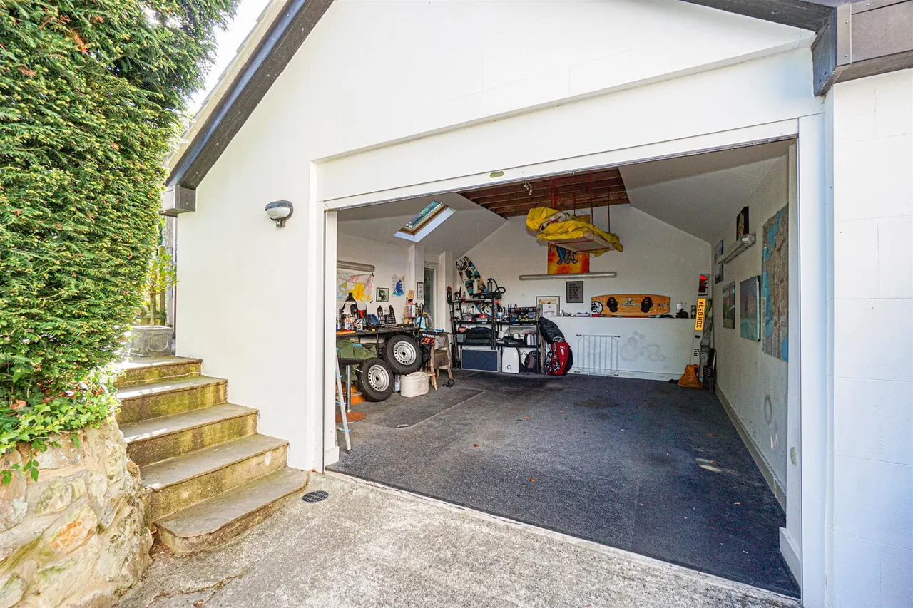Beauharrow Road, St. Leonards-On-Sea, photo 15