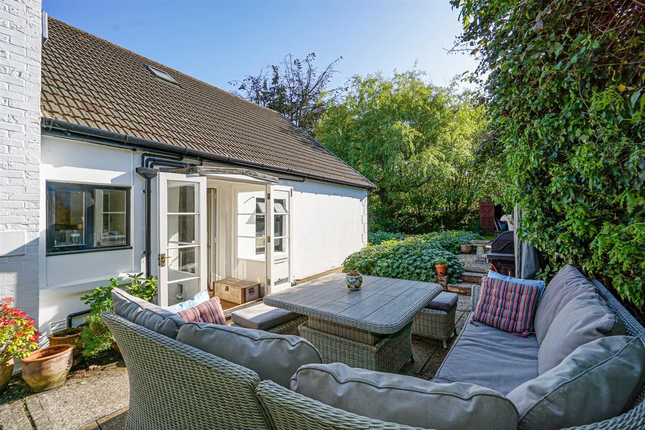 Beauharrow Road, St. Leonards-On-Sea, photo 29