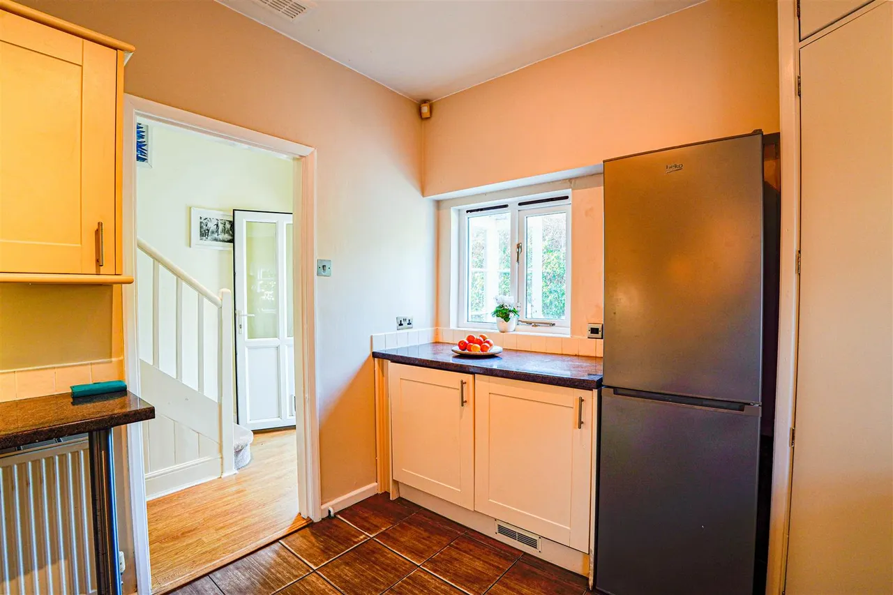 Beauharrow Road, St. Leonards-On-Sea, photo 24