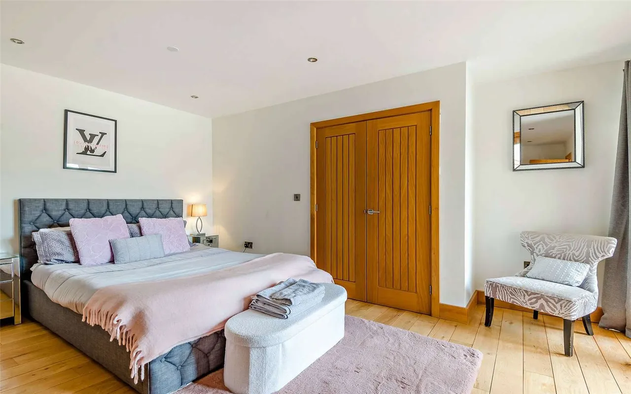 Llandevaud, Newport, NP18, photo 13
