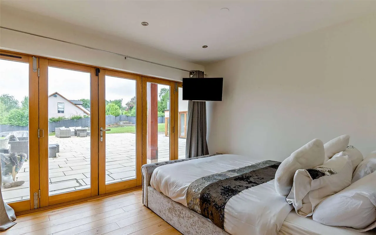 Llandevaud, Newport, NP18, photo 11