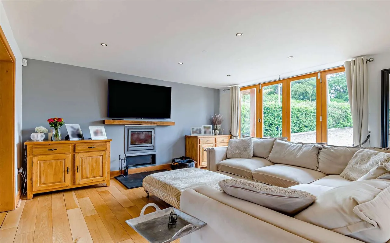 Llandevaud, Newport, NP18, photo 5