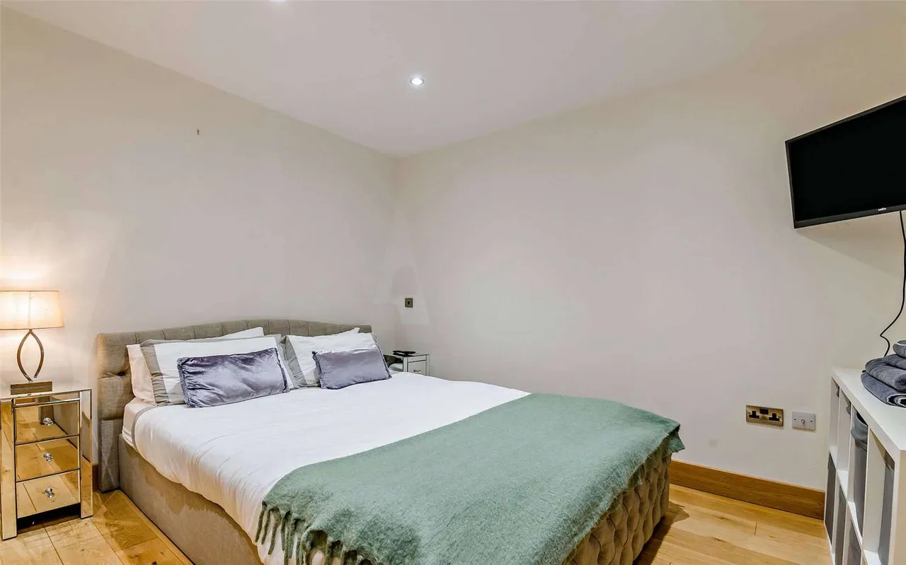 Llandevaud, Newport, NP18, photo 14