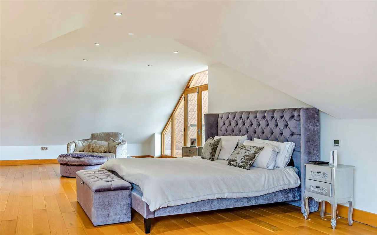 Llandevaud, Newport, NP18, photo 17