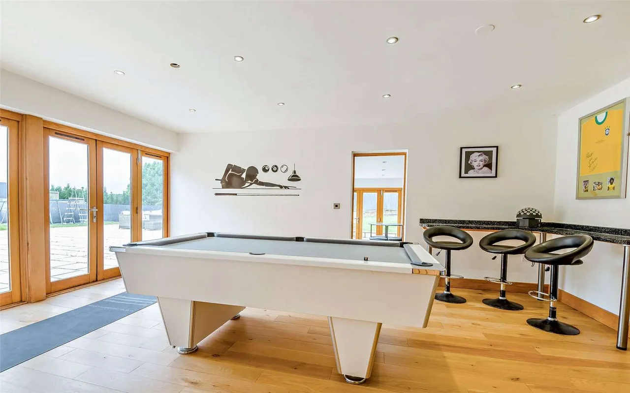 Llandevaud, Newport, NP18, photo 15