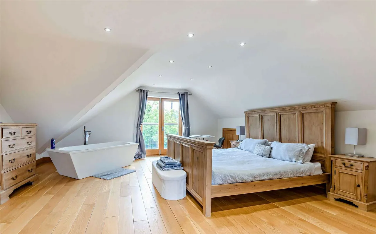 Llandevaud, Newport, NP18, photo 20