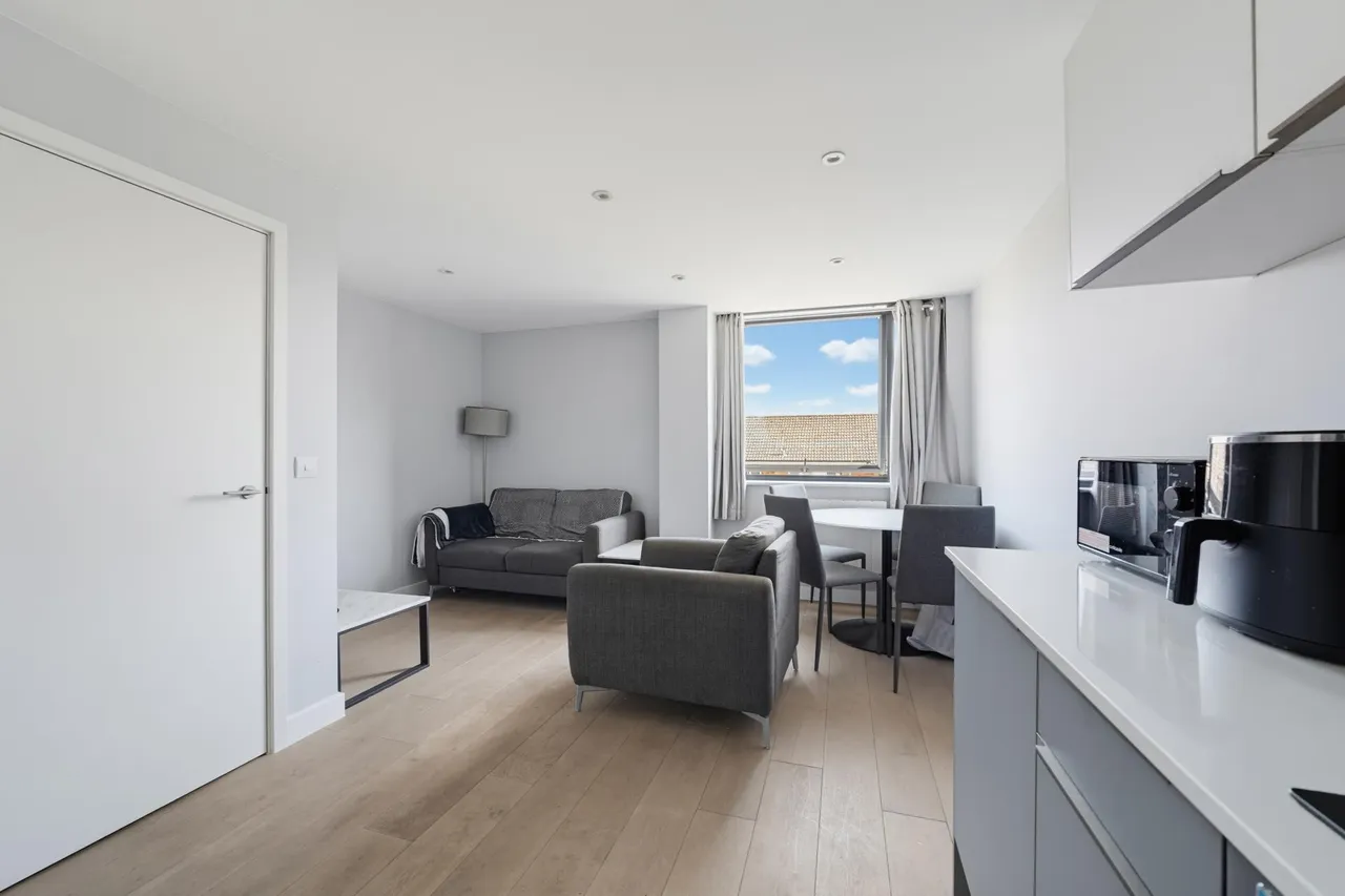Field End Road, HA4, photo 6