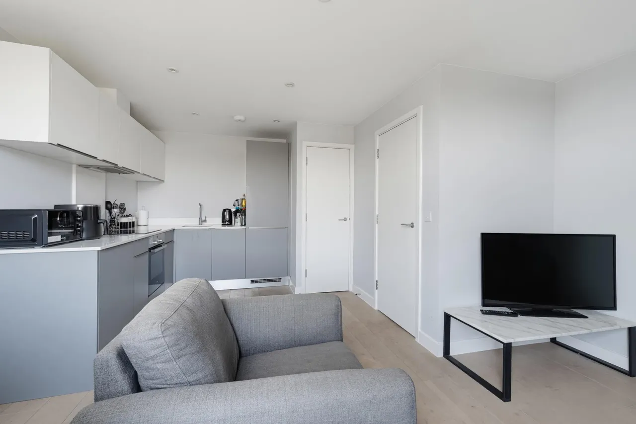 Field End Road, HA4, photo 3