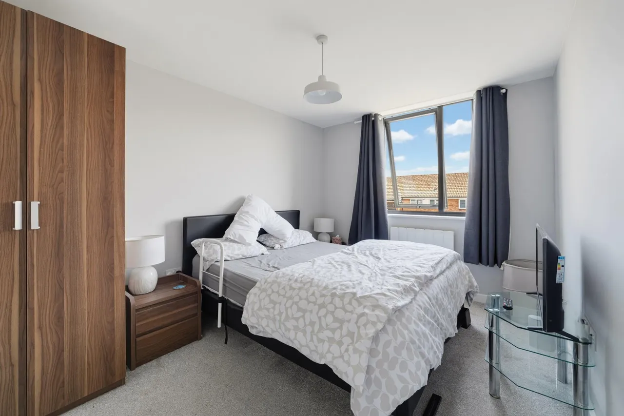 Field End Road, HA4, photo 4