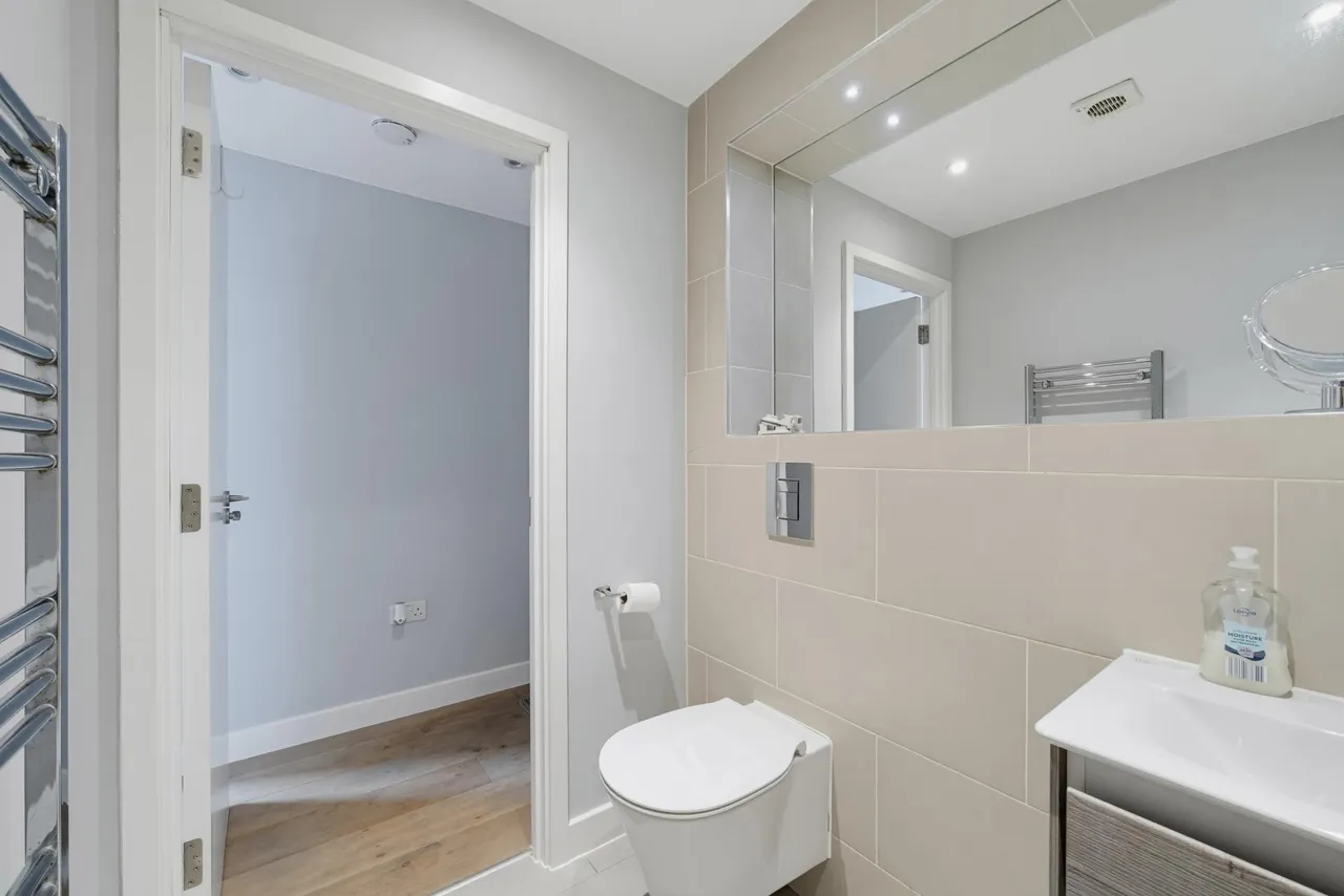 Field End Road, HA4, photo 11
