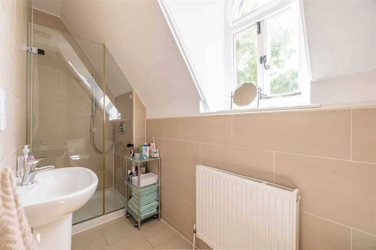 Hatch Lane, Windsor, SL4 3QR, photo 9