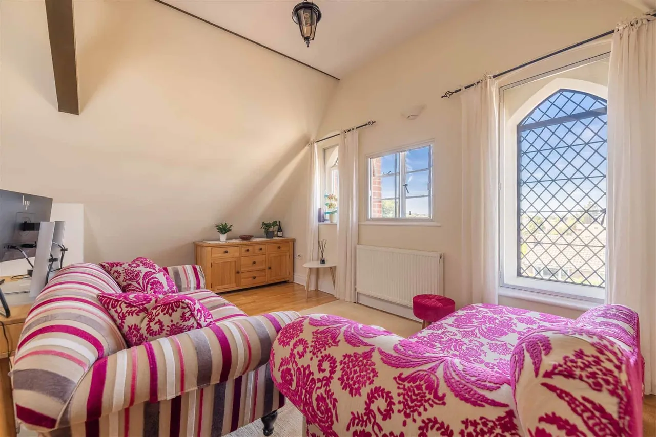 Hatch Lane, Windsor, SL4 3QR, photo 12
