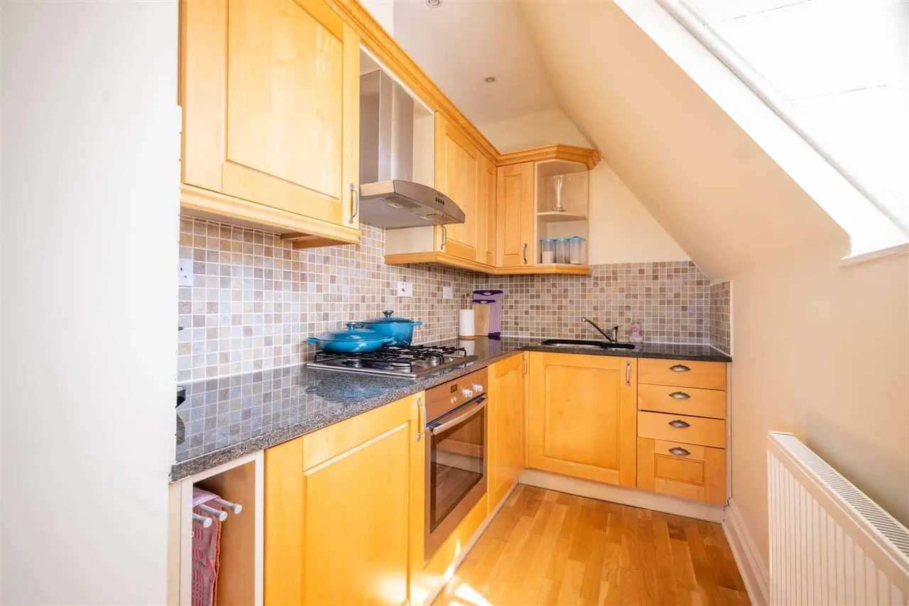Hatch Lane, Windsor, SL4 3QR, photo 3
