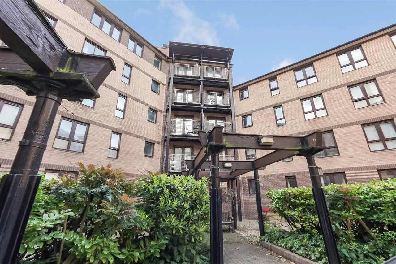 2 bed flat to rent — 68 Brown Street, Glasgow, G2 8PD