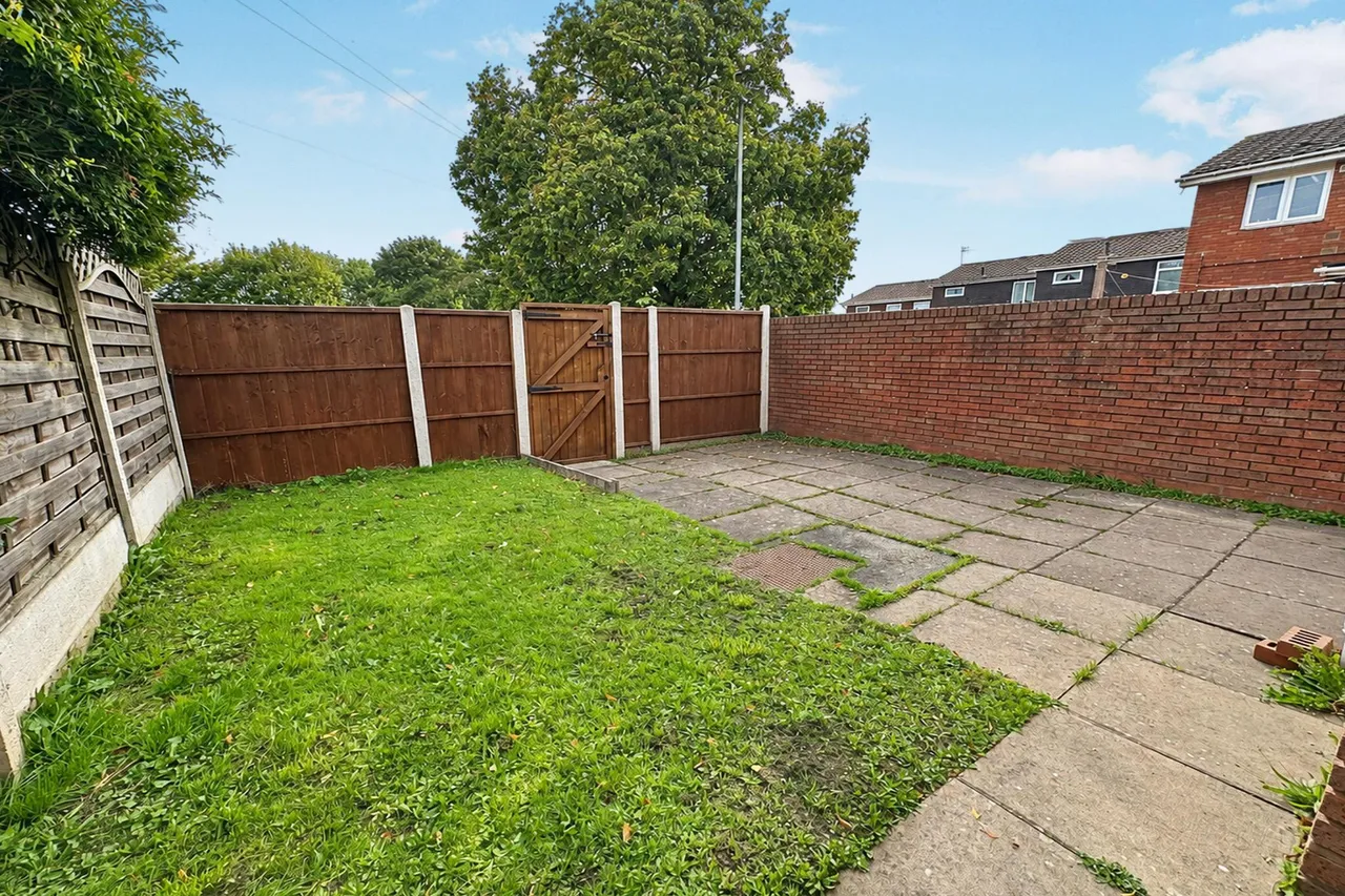Overton Walk, Wolverhampton, WV4, photo 13