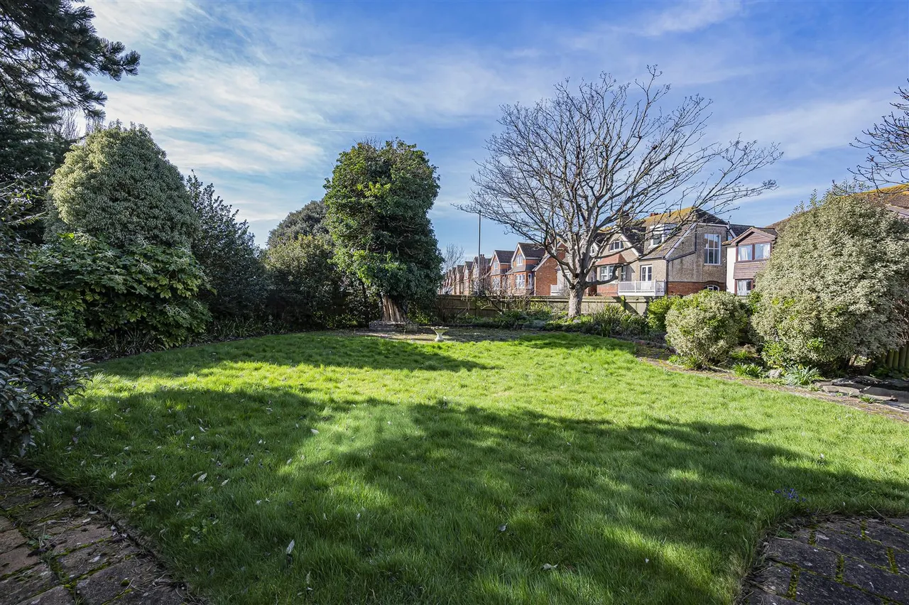 Grove Road, Seaford, photo 34