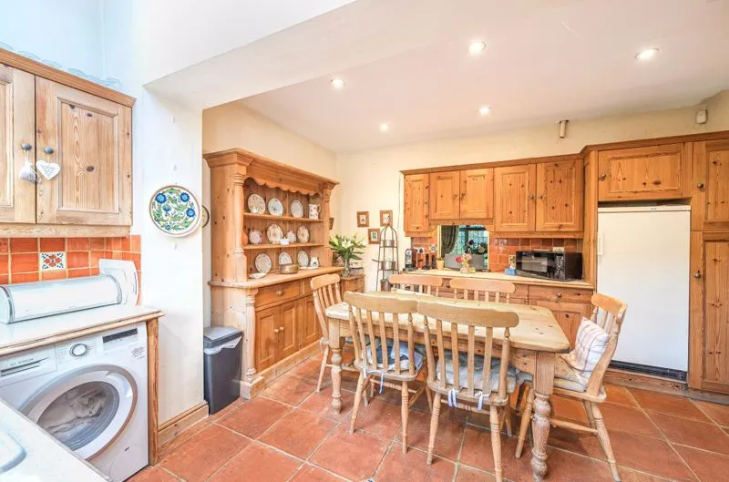 Uplands Road, Kenley CR8 5EE, photo 6