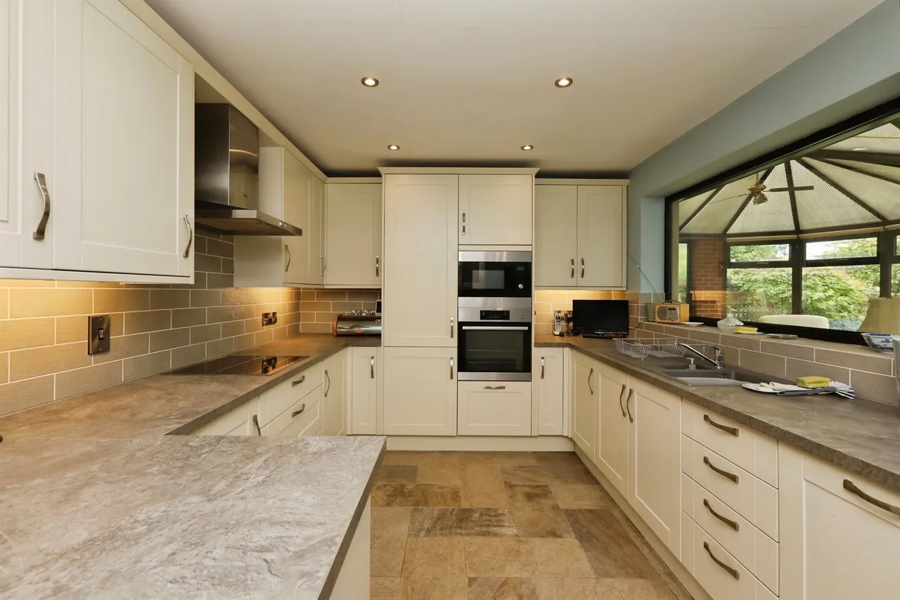 Town Street, Treswell, DN22, photo 5