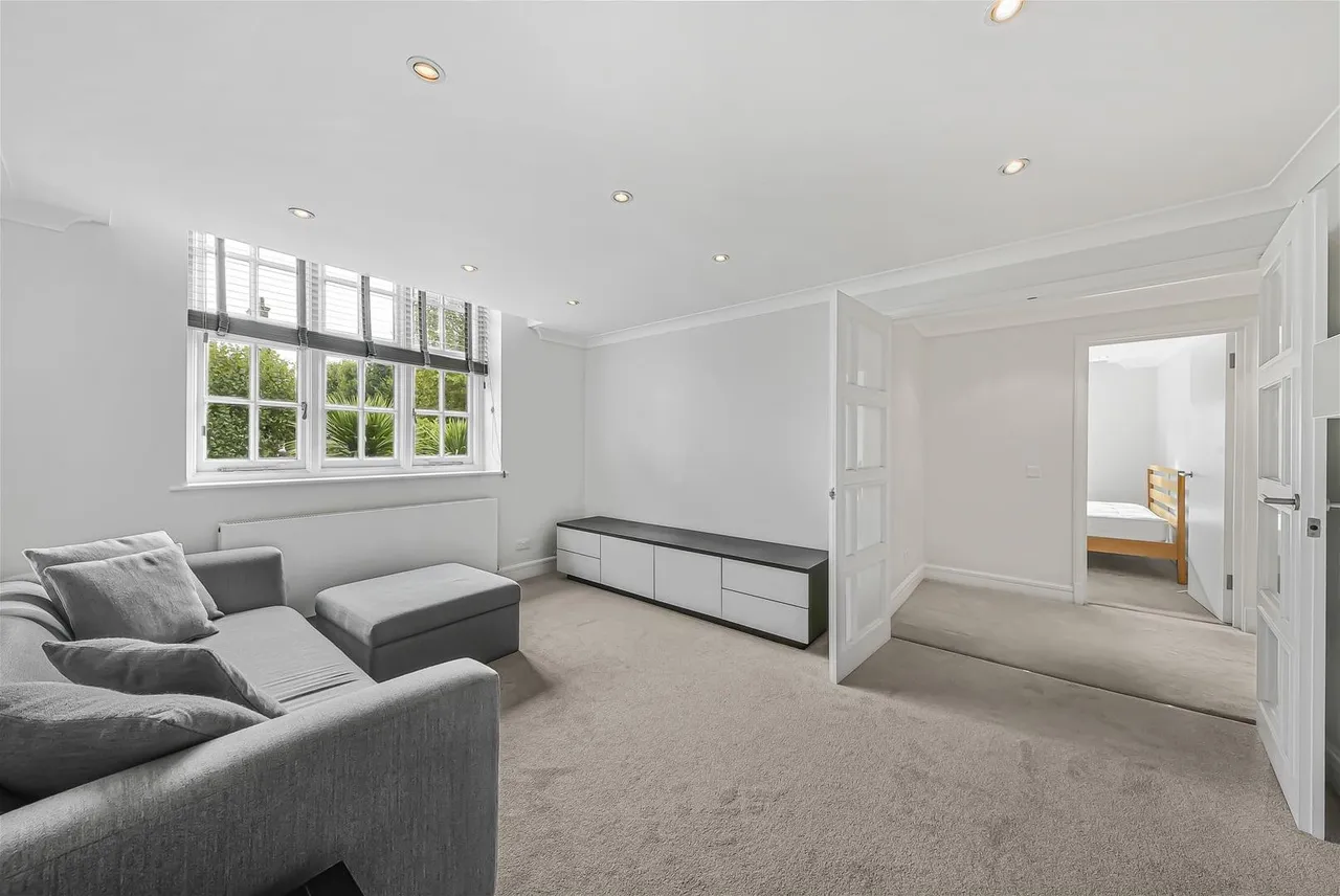Eton Avenue, Belsize Park, NW3, photo 10