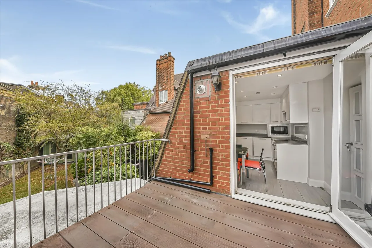 2 bed flat for sale, Eton Avenue, Belsize Park, NW3
