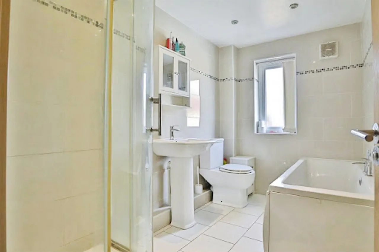 White Laithe Gardens, Leeds, LS14, photo 9