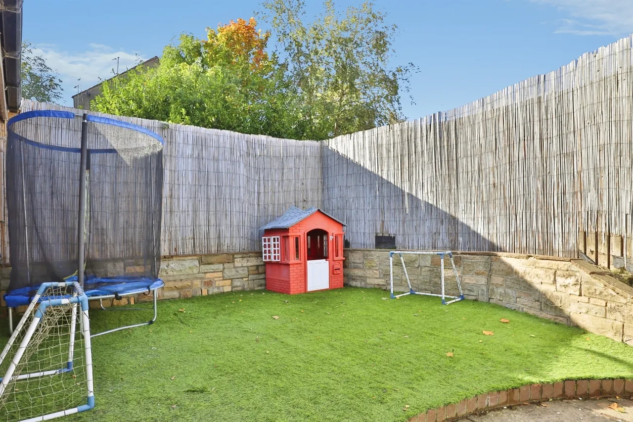 White Laithe Gardens, Leeds, LS14, photo 11